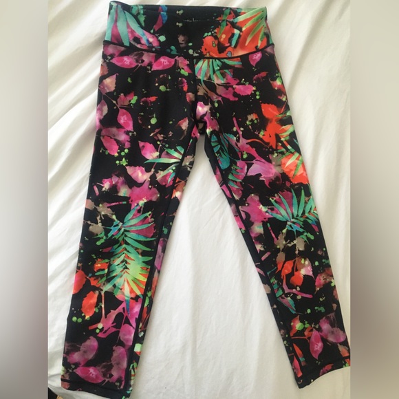 1 pair left!! Nanette Lepore, Splash Palm leggings. Size M - Picture 3 of 8